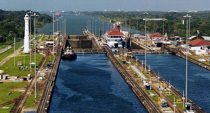 Die Übergabe des Panamakanals: Ein "Tor" der Weltmeere wird aufgegeben